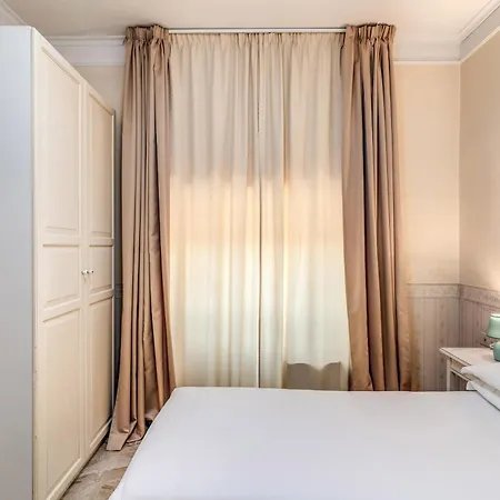 Orazia Hotell 3*