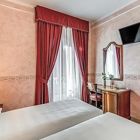 فندق Orazia 3*