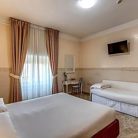 Orazia فندق